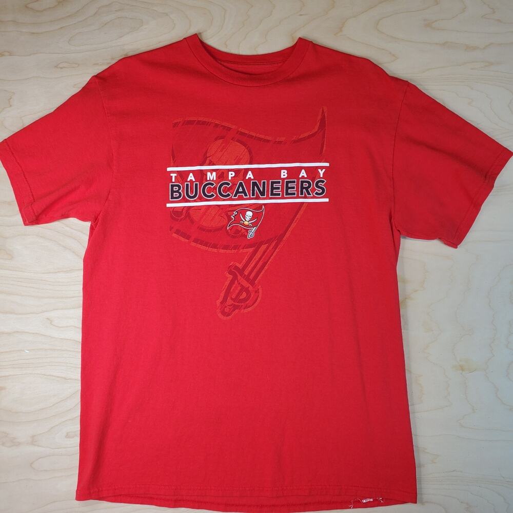 Tampa Bay Buccaneers 2017 SCHEDULE Short sleeve T Shirt Size Large